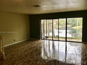 4722 NW 82nd Ave in Lauderhill, FL - Building Photo - Building Photo