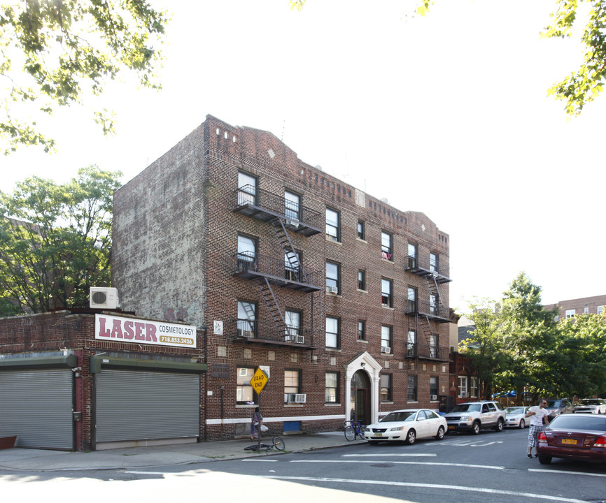 909 E 5th St in Brooklyn, NY - Foto de edificio