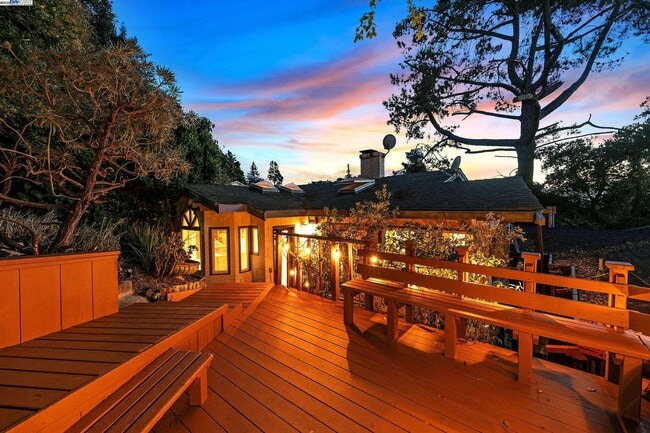 1012 Elbert St in Oakland, CA - Building Photo - Building Photo