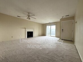 737 W Ocean View Ave in Norfolk, VA - Building Photo - Building Photo