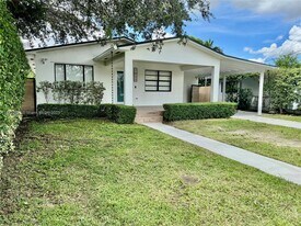 7030 SW 87th Ct in Miami, FL - Building Photo