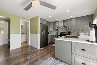 930 Henry St in Lake Geneva, WI - Building Photo - Building Photo