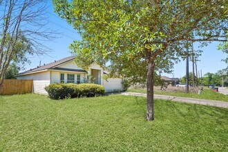420 Woodlake Dr in Huffman, TX - Building Photo - Building Photo