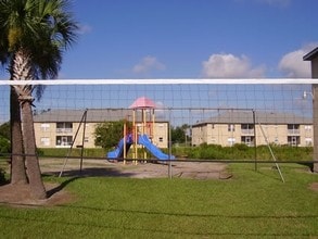 Oak Harbor Apartments in Orlando, FL - Building Photo - Building Photo