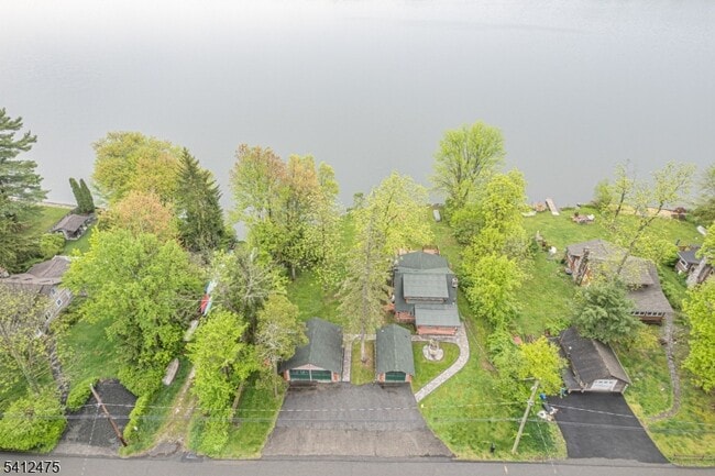 property at 121 Bearfort Rd