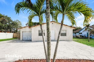 7306 SW 3rd Ct in North Lauderdale, FL - Building Photo