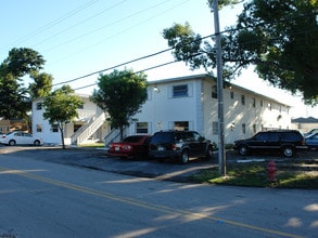 600 NE 5th Ave in Fort Lauderdale, FL - Building Photo - Building Photo