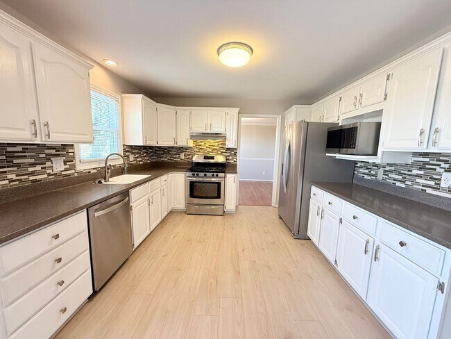 1930 N Berkshire Gardens CC Ln in Normal, IL - Building Photo - Building Photo