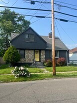 28 Glenwood Blvd, Unit 2nd Floor in Hudson, NY - Building Photo