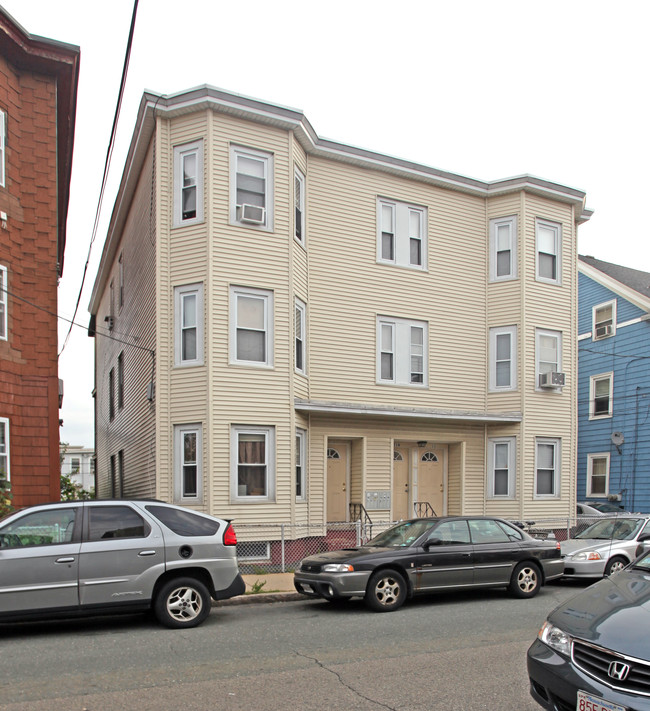 11-13 Plymouth Street in Cambridge, MA - Foto de edificio - Building Photo