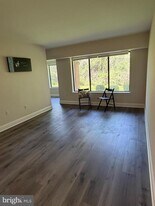 8395 Buttress Ln in Manassas, VA - Building Photo