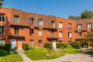 677 Lacasse Rue in Montréal, QC - Building Photo