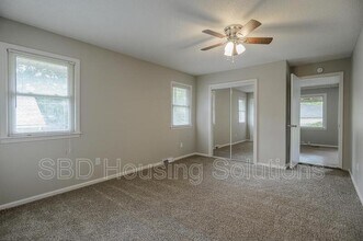 1616 S Pleasant St in Independence, MO - Building Photo - Building Photo