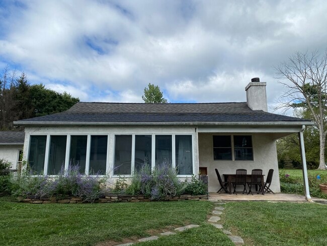 property at 1926 Sugar Bottom Rd