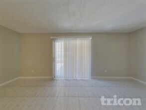 405 Pirinen Ln in Modesto, CA - Building Photo - Building Photo