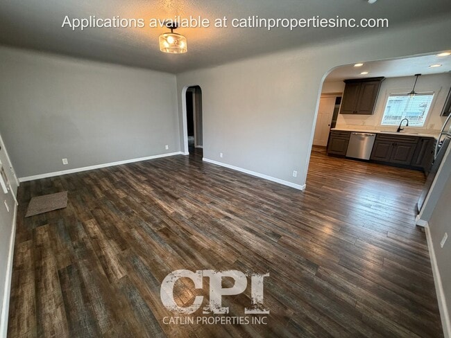 2925 Field St in Longview, WA - Building Photo - Building Photo