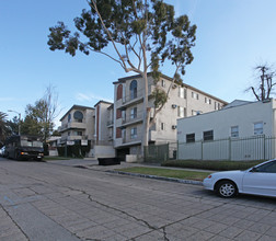 1212 N Westmoreland Ave in Los Angeles, CA - Building Photo - Building Photo