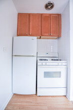 455 W Briar Pl, Unit #304 in Chicago, IL - Building Photo - Building Photo