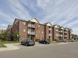 The Villages-Hickory Pointe in Clinton Township, MI - Building Photo