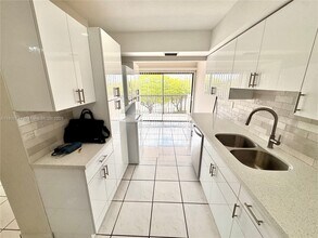 5900 SW 127th Ave in Miami, FL - Building Photo - Building Photo