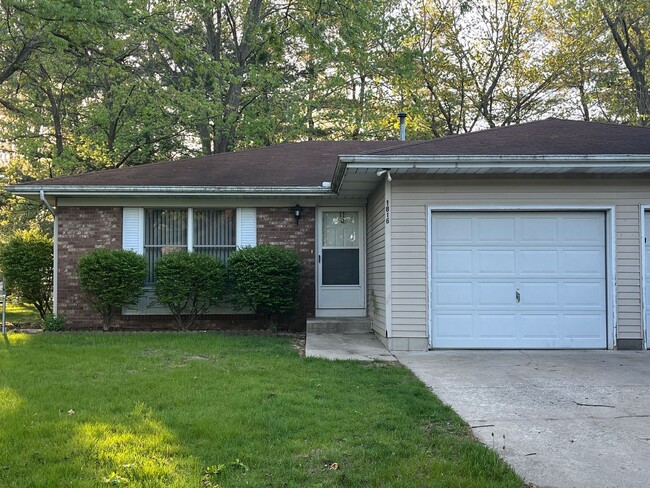 property at 1816 College Manor Dr