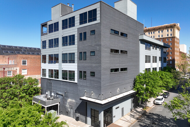 Twin City Building in Winston-Salem, NC - Foto de edificio - Building Photo