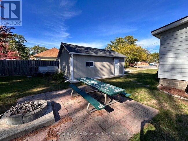 1310 Mosley St in Wasaga Beach, ON - Building Photo - Building Photo