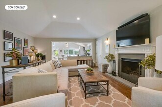24 Shadyrest Dr in Sag Harbor, NY - Building Photo - Building Photo