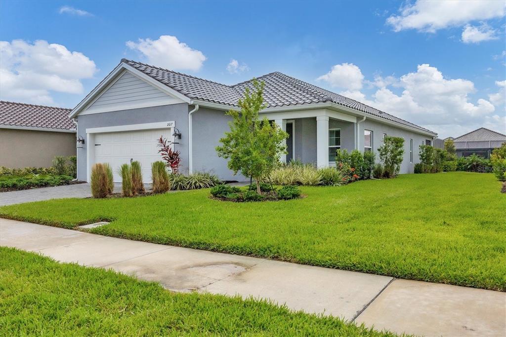 2617 Star Apple Wy in Sarasota, FL - Building Photo