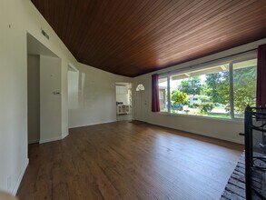 324 NE 157th St in Shoreline, WA - Building Photo - Building Photo