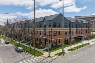 Belknap Place in Grand Rapids, MI - Building Photo
