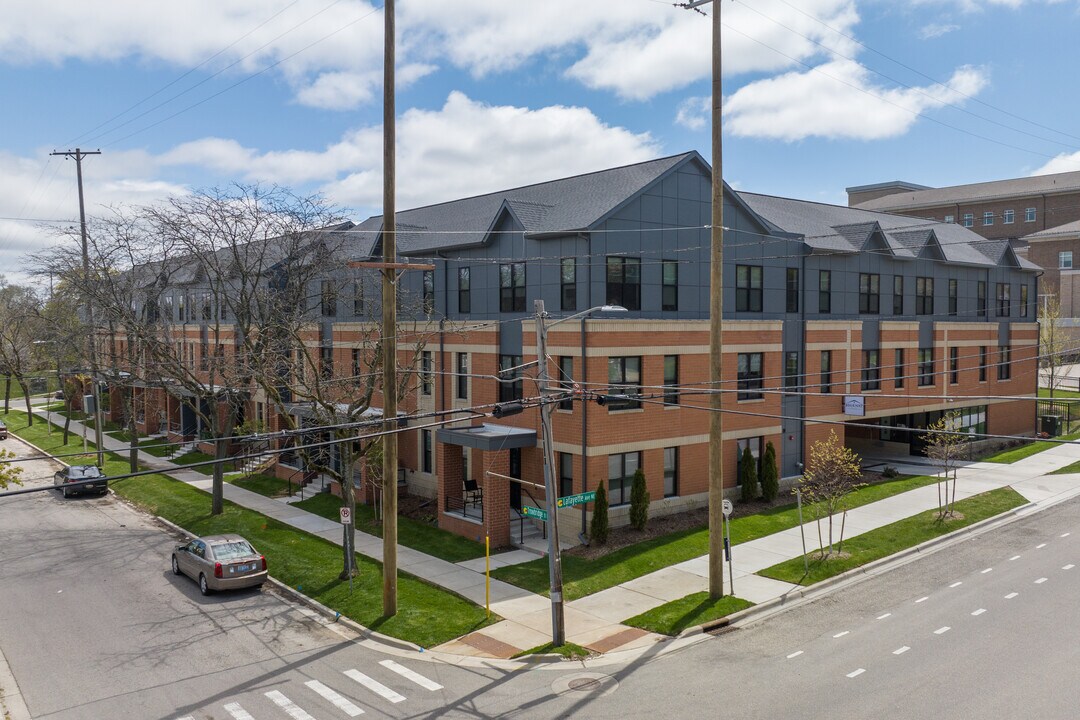 Belknap Place in Grand Rapids, MI - Foto de edificio