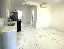 8279 164th Pl, Unit 1 in Jamaica, NY - Building Photo