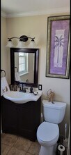 23041 Welby Way in West Hills, CA - Foto de edificio - Building Photo