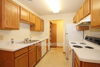 113 W Windsor Ave in Cottage Grove, WI - Building Photo - Building Photo