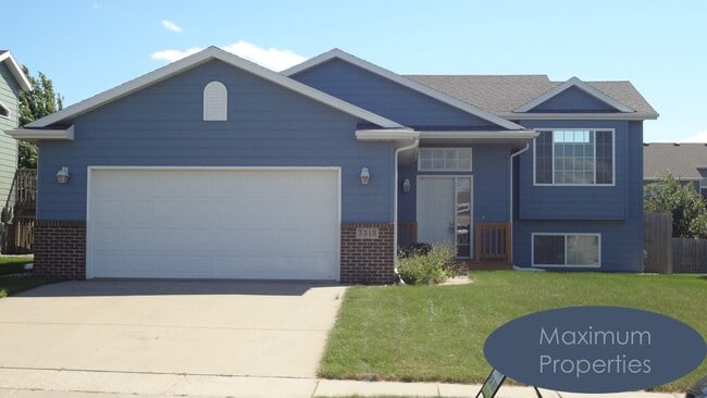 5513 W Oakcrest Dr in Sioux Falls, SD - Building Photo - Building Photo