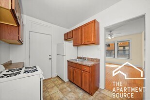 2651 N Spaulding Ave, Unit 2W in Chicago, IL - Building Photo