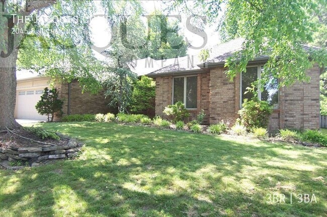 property at 2045 E Richmond St