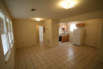2310 Rose Dr in Gretna, LA - Building Photo - Building Photo