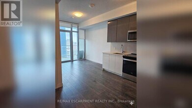 60 Frederick St in Kitchener, ON - Building Photo - Building Photo