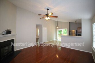 132 Evening Star Dr in Apex, NC - Building Photo - Building Photo