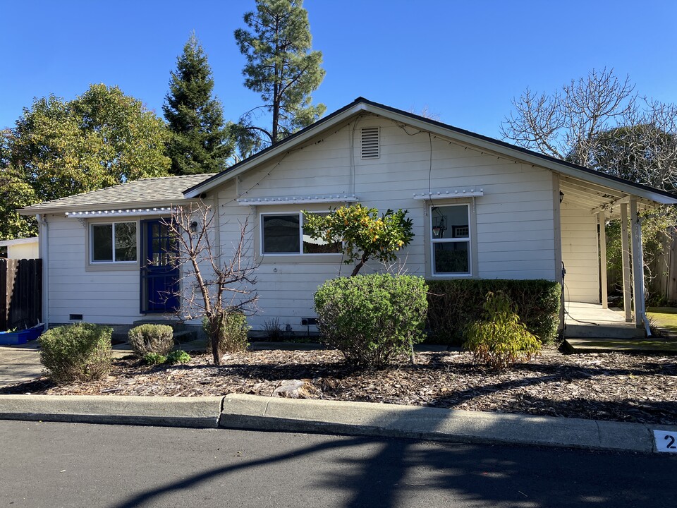 2032 Mallard Dr, Unit 2032 Mallard Drive in Walnut Creek, CA - Building Photo