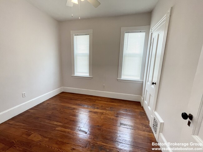 67 Roseclair St, Unit #2 in Boston, MA - Building Photo - Building Photo