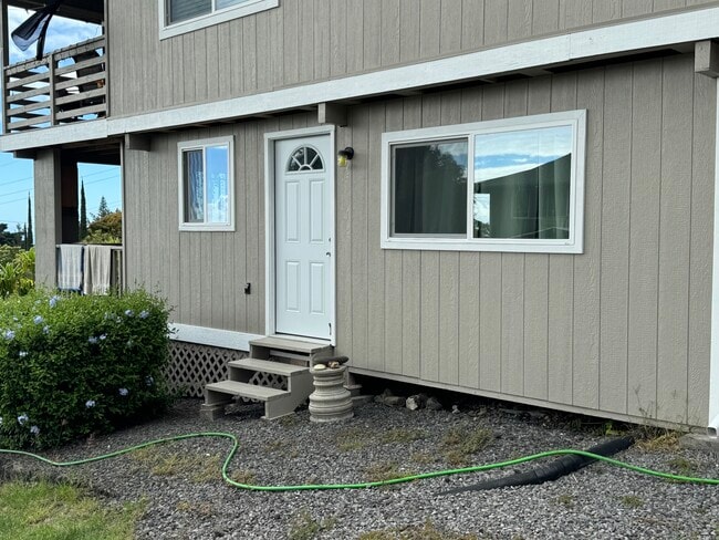 73-1006 Ahikawa St, Unit Back House Lower in Kailua Kona, HI - Building Photo - Building Photo