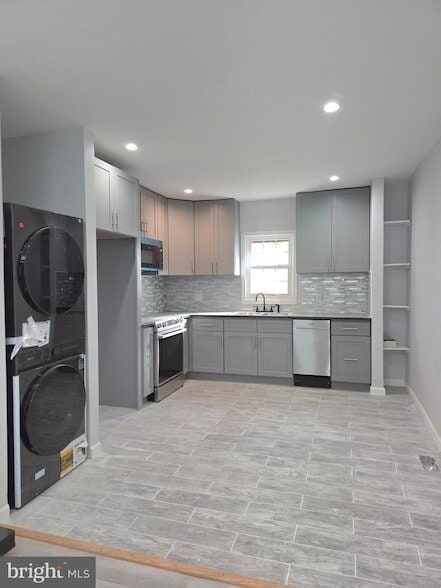 property at 5354 Woodland Ave