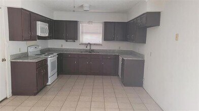 6208 Big Springs Dr in Arlington, TX - Building Photo - Building Photo