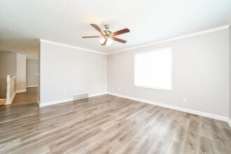 1583 N 2530 W in Clinton, UT - Foto de edificio - Building Photo