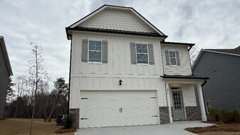991 Lost Creek Pkwy in Dallas, GA - Building Photo