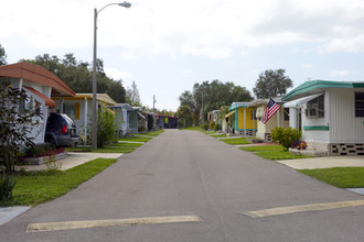 Century Mobile Manor in St. Petersburg, FL - Building Photo - Building Photo