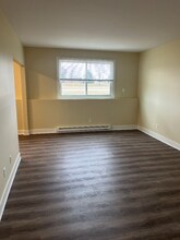 512 Powers Ct in Yorkville, IL - Building Photo - Building Photo